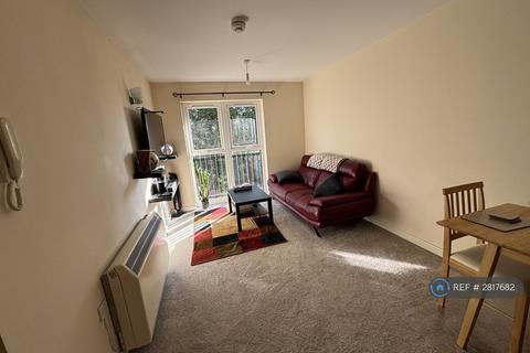2 bedroom flat to rent, Quarry Avenue, Stoke-On-Trent, ST4