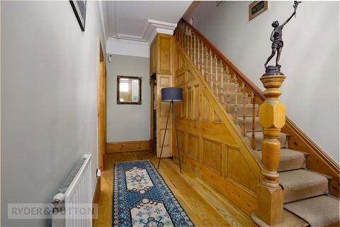 3 bedroom terraced house for sale, Huddersfield Road, Lees, Oldham, OL4