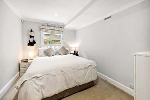 undefined, Alderney Street, London, SW1V