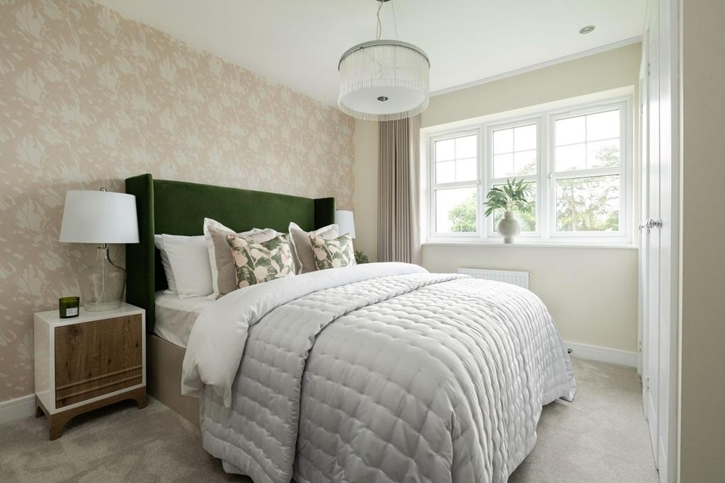 Main bedroom with plenty of space for relaxing...