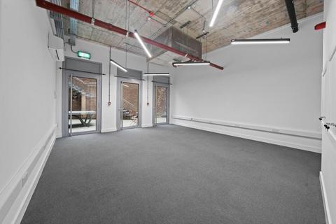 Industrial unit to rent, 566 Cable St London E1W 3HB