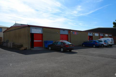 Warehouse to rent, Avro Way Melksham SN12 6TP