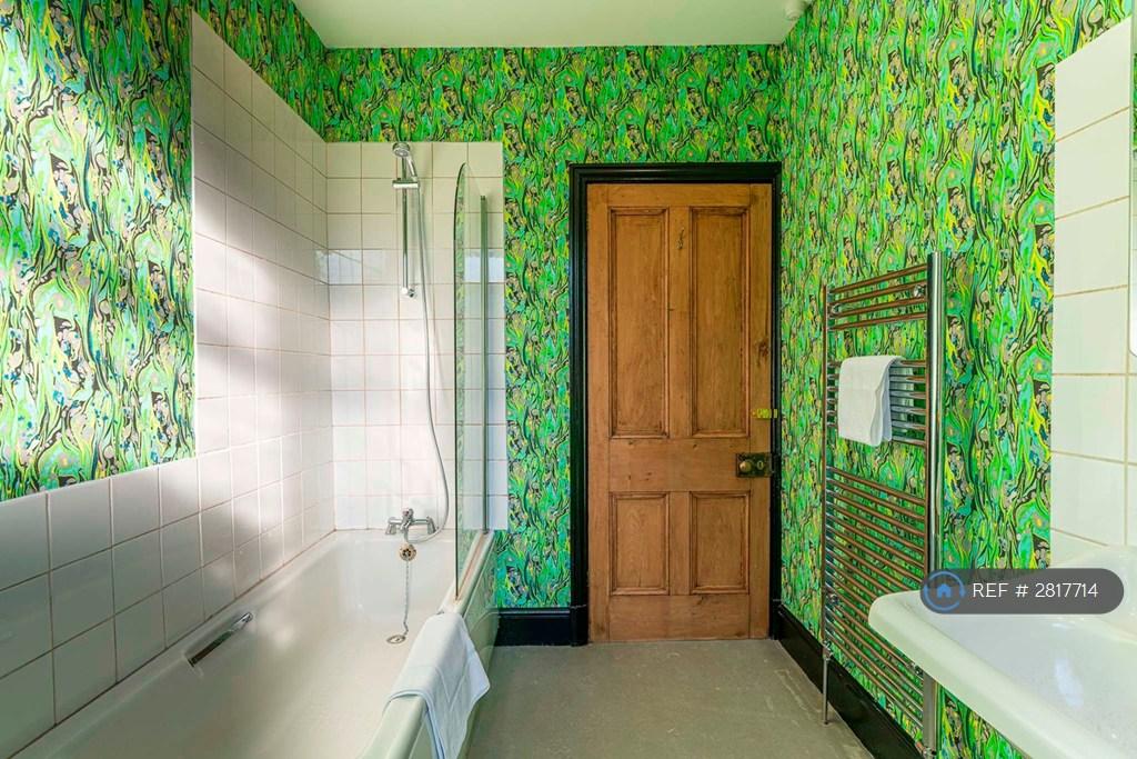 Bath With Shower