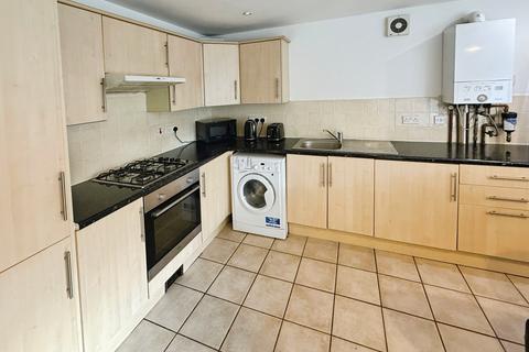 4 bedroom house to rent, Chapel Court, Lenton NG7