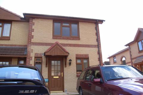 2 bedroom semi-detached house to rent, Greenfinch Close, Newport, Isle Of Wight, PO30