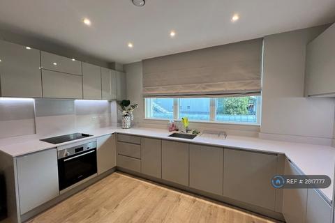 2 bedroom flat to rent, Nugent House, London, E3