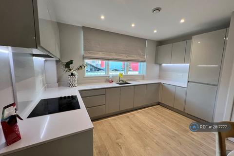 2 bedroom flat to rent, Nugent House, London, E3