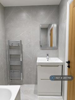 2 bedroom flat to rent, Church Road, London, W3