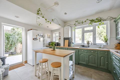 3 bedroom flat to rent, Nutter Lane, Wanstead, London, E11