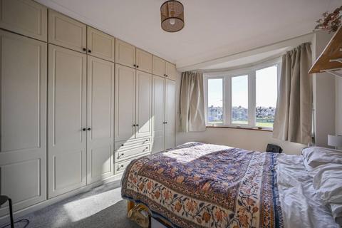 3 bedroom flat to rent, Nutter Lane, Wanstead, London, E11