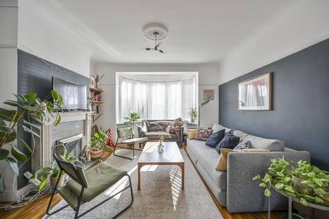 3 bedroom flat to rent, Nutter Lane, Wanstead, London, E11
