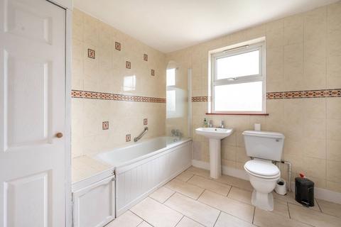 undefined, Ilford, Manor Park, London, E12