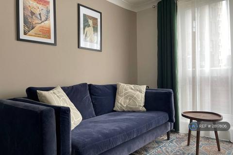 2 bedroom flat to rent, Caraway Heights, London, E14