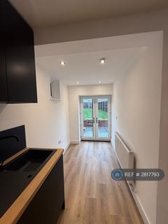 2 bedroom end of terrace house to rent, Main St, Nottingham, NG16
