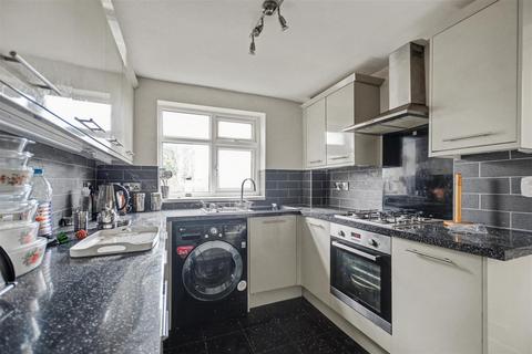 3 bedroom semi-detached house for sale, Farndale Close, Long Eaton