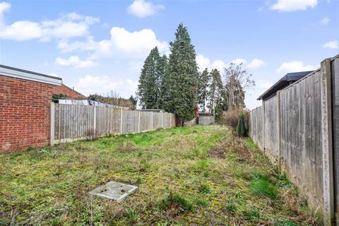 3 bedroom semi-detached house for sale, Farndale Close, Long Eaton