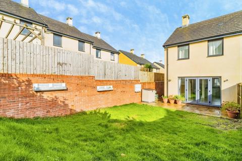 2 bedroom semi-detached house for sale, Oathills Place, Paignton