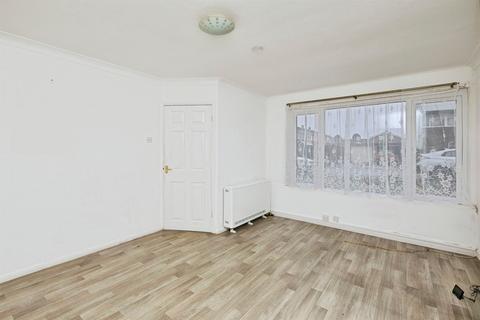 3 bedroom terraced house for sale, Winchester Drive, Burton-On-Trent