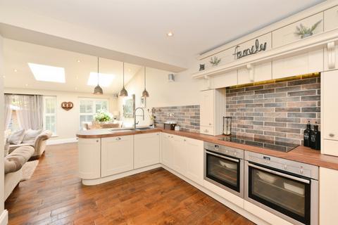 3 bedroom semi-detached house for sale, The Oxleys, Harlow