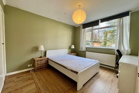 2 bedroom flat to rent, Shire Oak Road, LEEDS