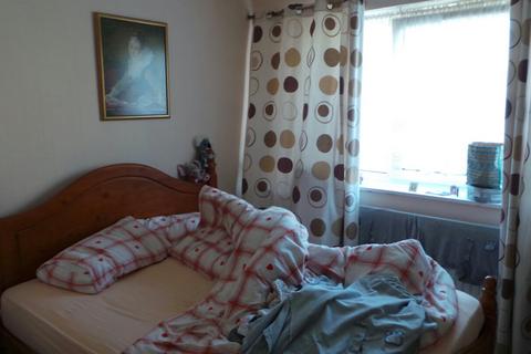 3 bedroom flat to rent, Hardwicke Street, Barking IG11