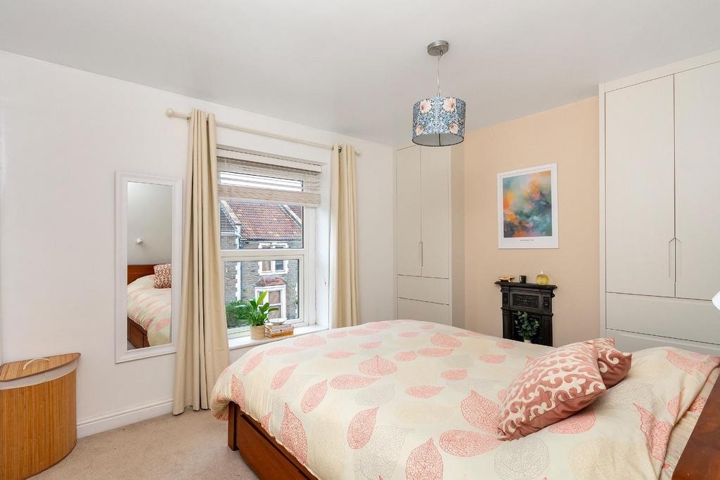 5 T6 RFS - Bedroom H.jpg