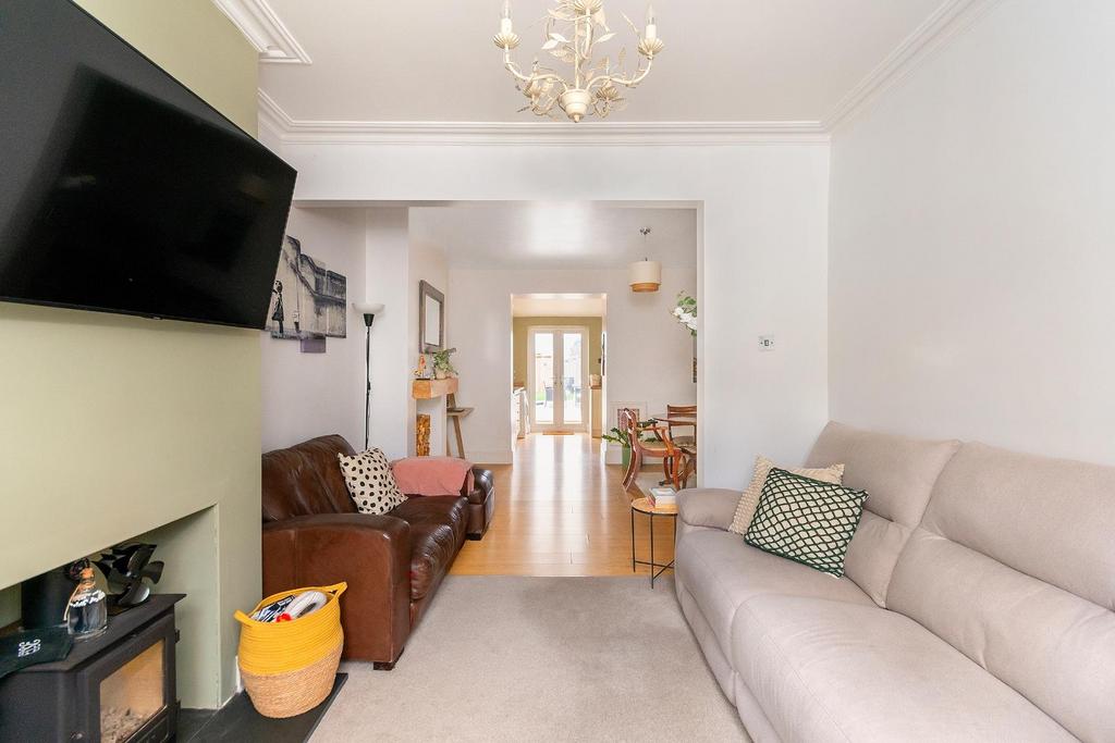 5 T6 RFS - Living Room A.jpg
