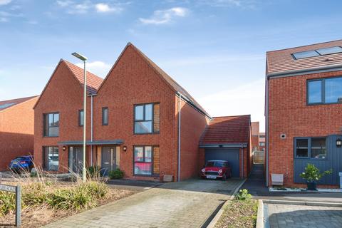 3 bedroom semi-detached house for sale, Skylark Street, BORDON, Hampshire, GU35