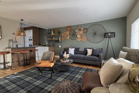 2 bedroom apartment for sale, Barbican Court, Plymouth PL4