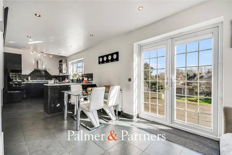 3 bedroom semi-detached house for sale, Broomfield Road, Essex CM1