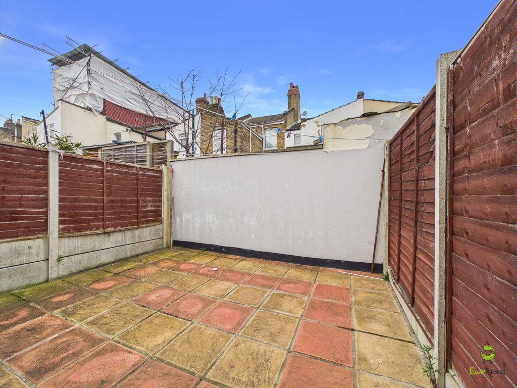 Cam02615 g0 pr0171 still014