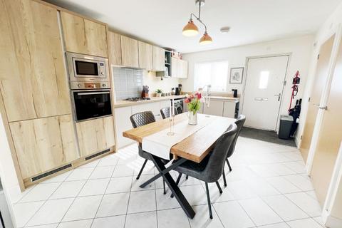 3 bedroom end of terrace house for sale, Nable Hill Close, Chilton, Ferryhill