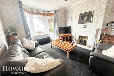 5 bedroom terraced house for sale, Avondale Road, Gorleston