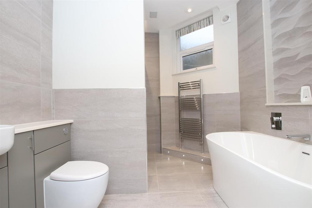 Bathroom.JPG