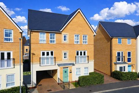 5 bedroom detached house for sale, Vanguard Circle, Milton Keynes MK10
