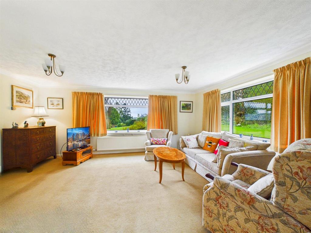 Living/dining room