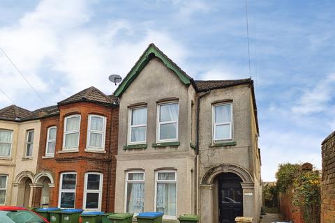 3 bedroom flat to rent, Southampton SO17