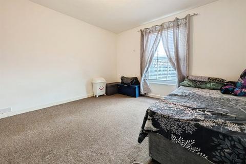 3 bedroom flat to rent, Southampton SO17