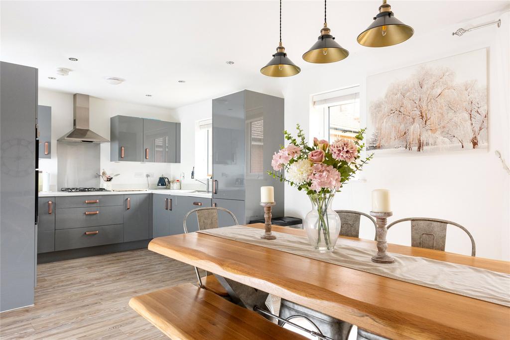 Dining/Kitchen