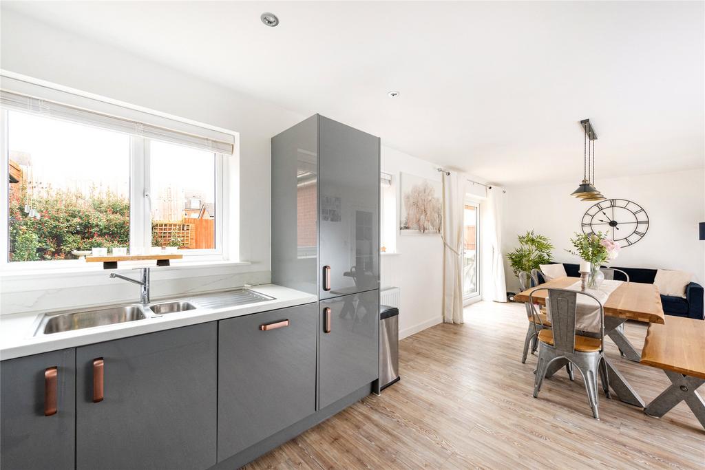 Kitchen/Dining