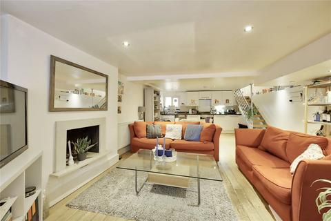 3 bedroom apartment to rent, Summerley Street, SW18