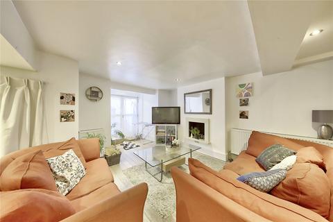 3 bedroom apartment to rent, Summerley Street, SW18