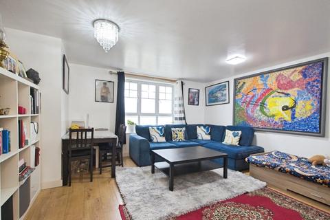 2 bedroom flat for sale, Greenhaven Drive, London, SE28