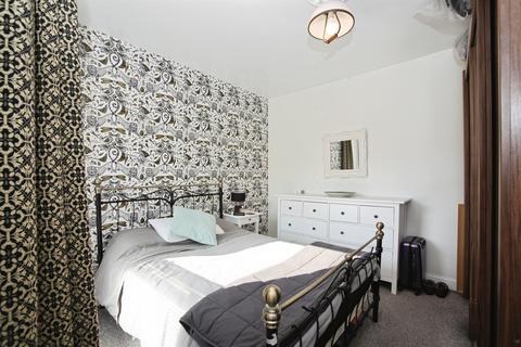 4 bedroom end of terrace house for sale, Bartlett Street, CAERPHILLY