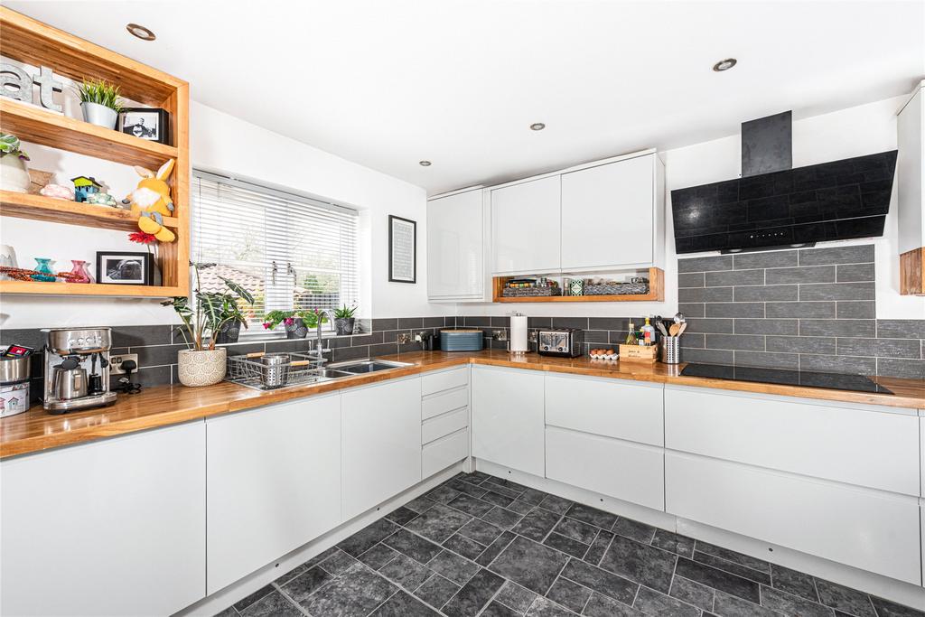 Kitchen/Breakfast Rm