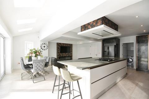 6 bedroom detached house for sale, Laindon Road, BILLERICAY