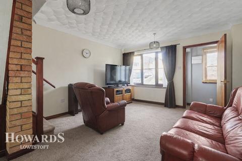 2 bedroom terraced house for sale, Swift Close, Lowestoft