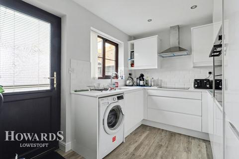 2 bedroom terraced house for sale, Swift Close, Lowestoft