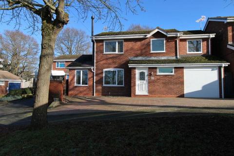 4 bedroom detached house for sale, Woodpecker Grove, Kidderminster DY10