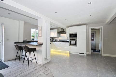 4 bedroom detached house for sale, Woodpecker Grove, Kidderminster DY10
